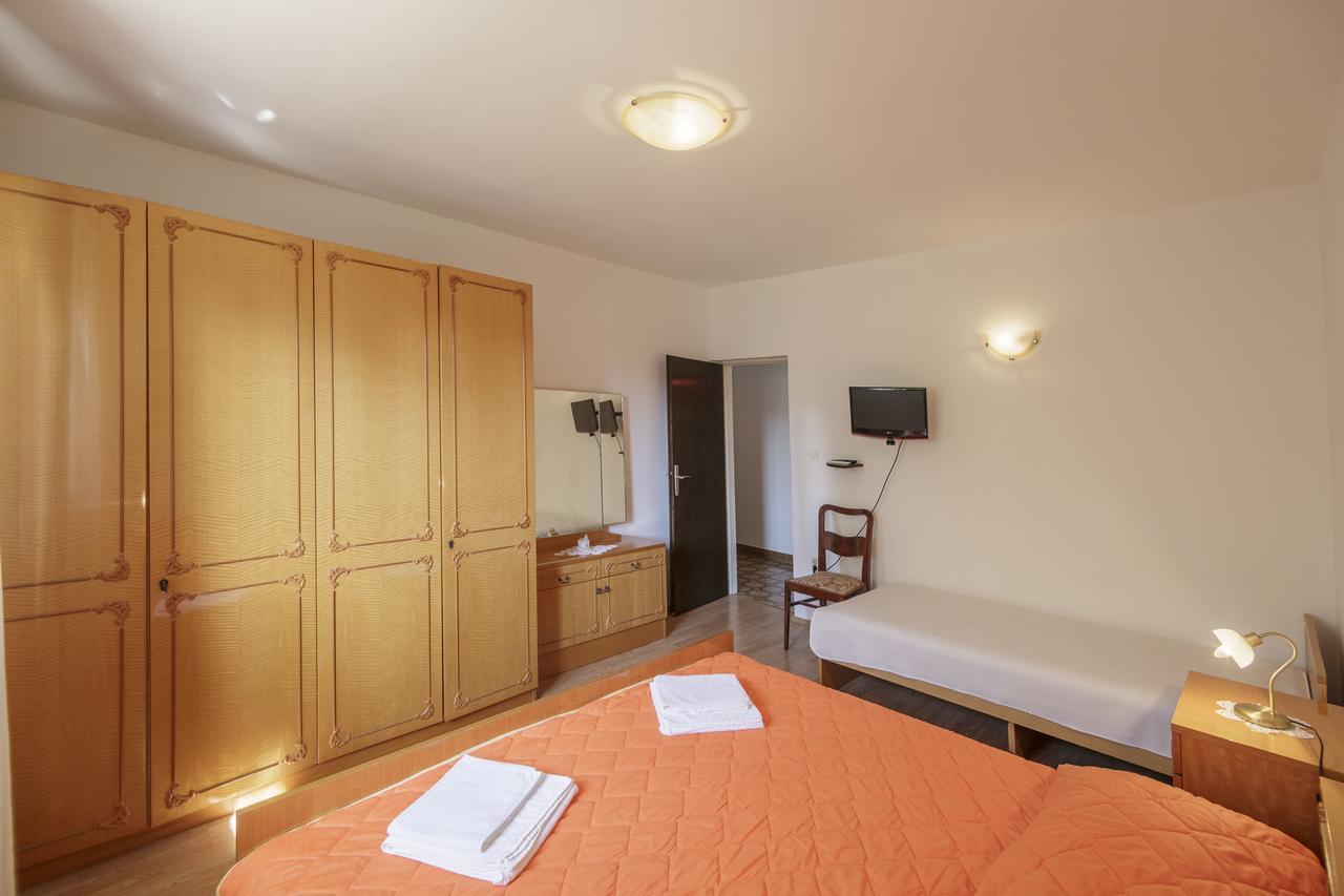 Apartmani Jordana Komiža Kültér fotó