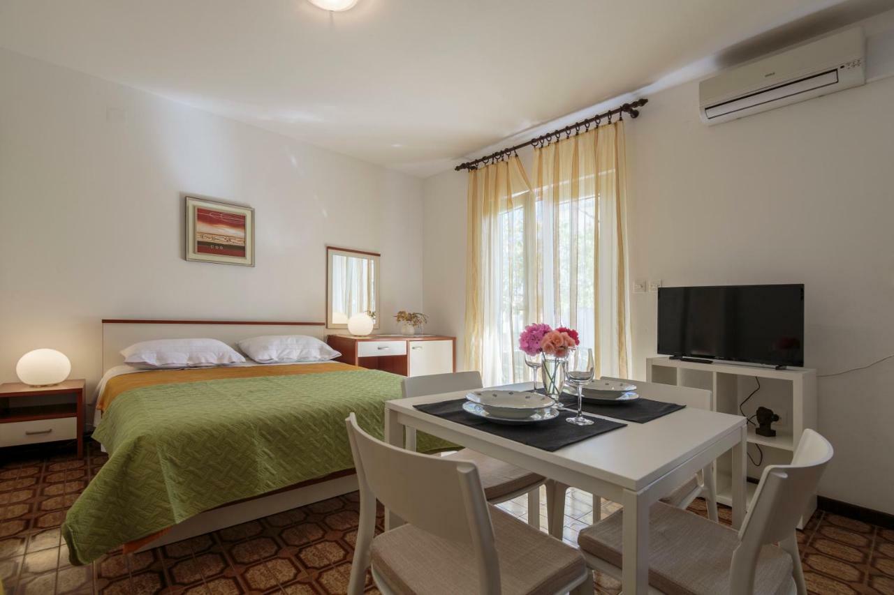 Apartmani Jordana Komiža Kültér fotó